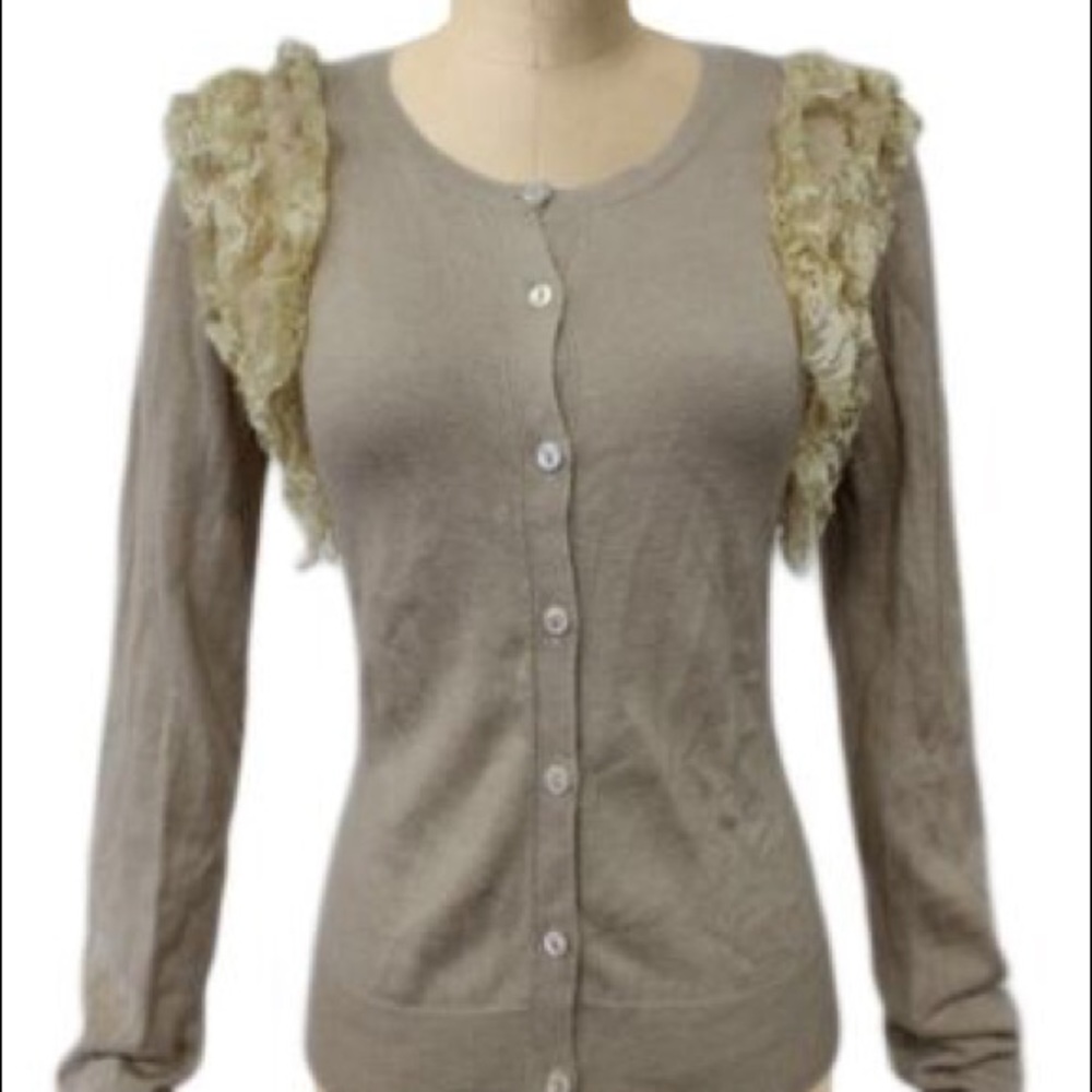 ✨Anthropologie Lil Ruffled Cardigan✨
